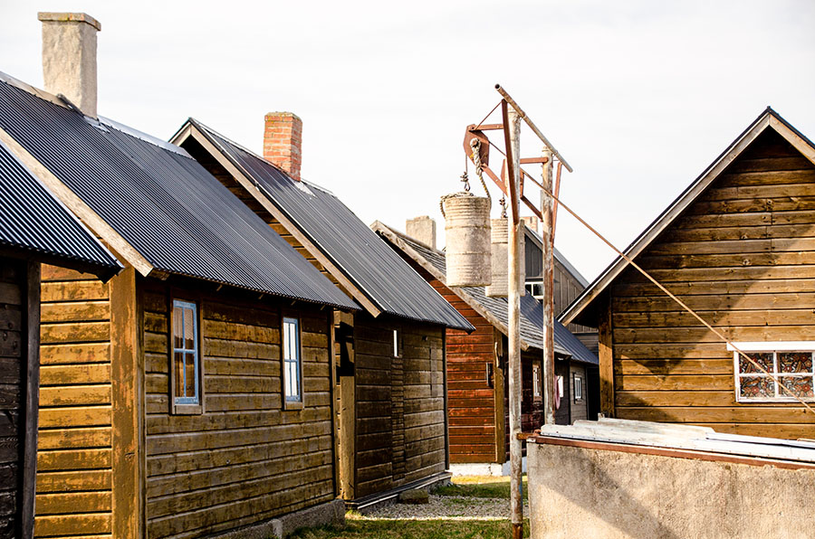 Stugor i trä i Djupviks Hamn, Gotland