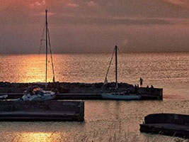 Solnedgang i hamnen, Djupviks Hamn